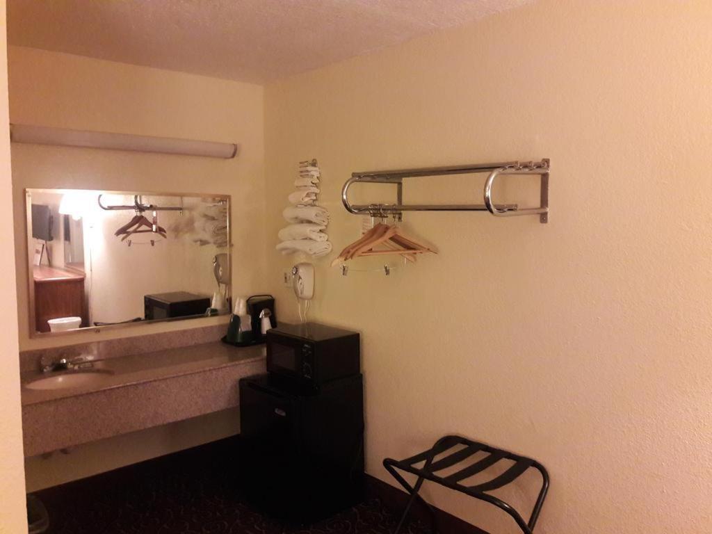 Norge Super Inn Williamsburg מראה חיצוני תמונה