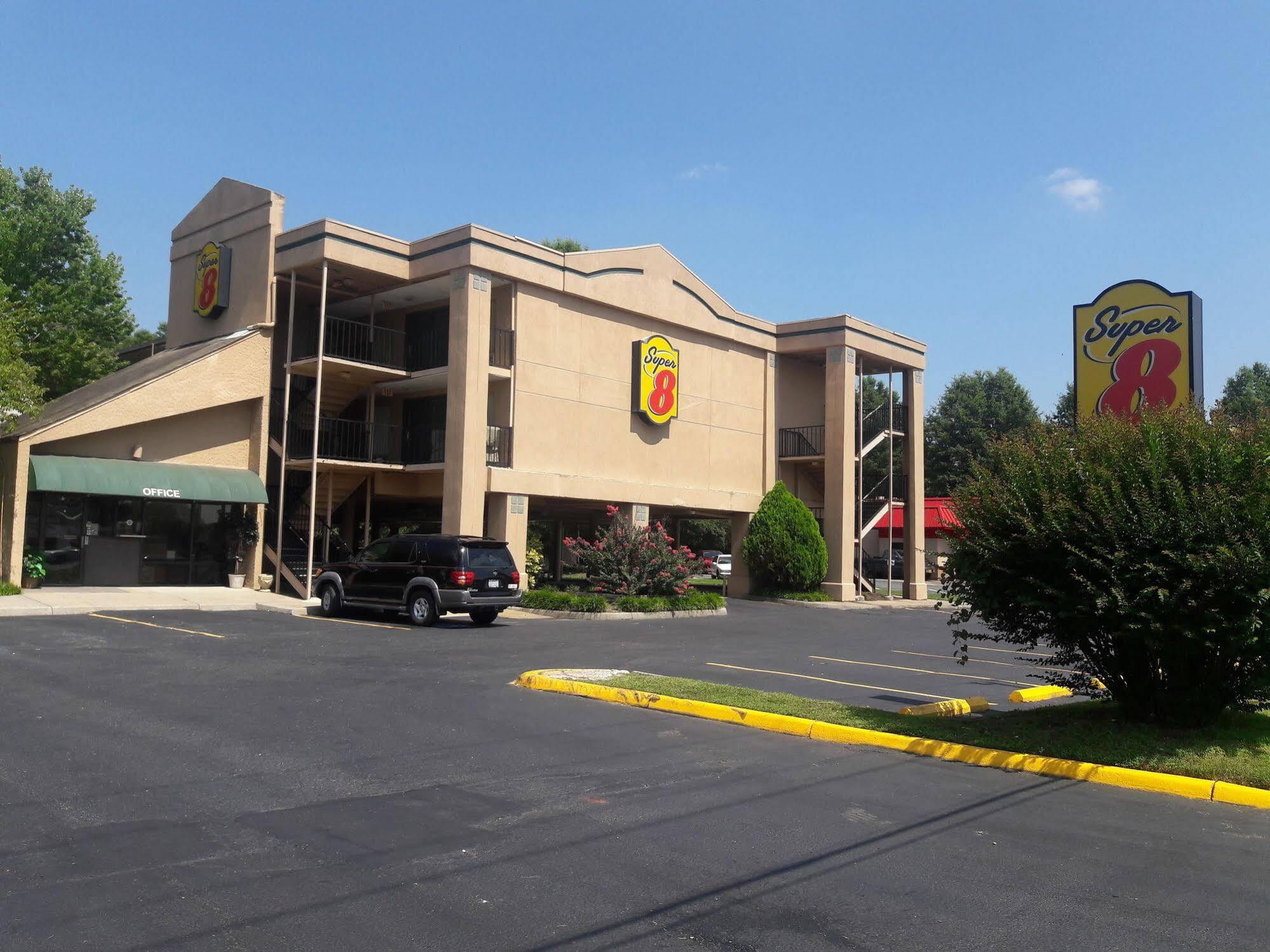 Norge Super Inn Williamsburg מראה חיצוני תמונה